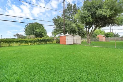 9953 Mango St, Houston, TX 77075 - Photo 19