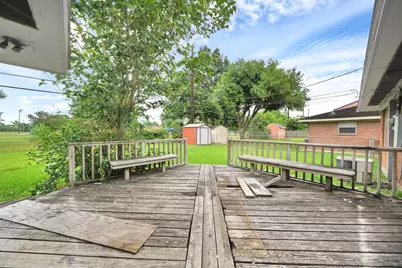9953 Mango St, Houston, TX 77075 - Photo 17
