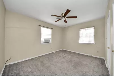 5018 Northridge Drive, Houston, TX 77033 - Photo 15