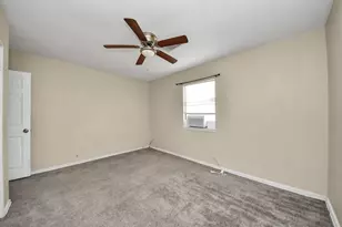 5018 Northridge Dr, Houston, TX 77033 - Photo 17