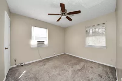 5018 Northridge Drive, Houston, TX 77033 - Photo 11
