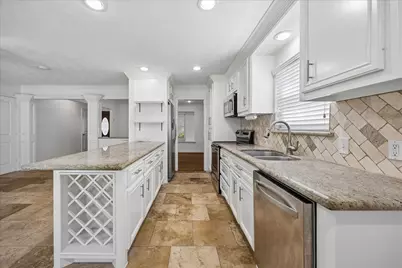5019 Kinglet Street, Houston, TX 77035 - Photo 9