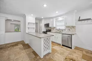 5019 Kinglet St, Houston, TX 77035 - Photo 13