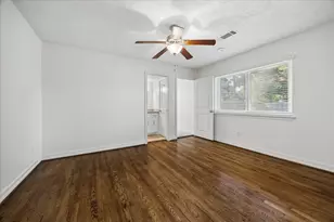 5019 Kinglet St, Houston, TX 77035 - Photo 13