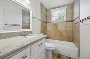5019 Kinglet St, Houston, TX 77035 - Photo 21