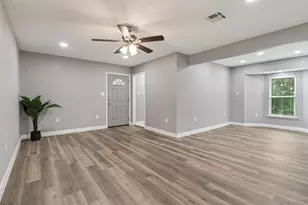 16820 Laurelwood Dr, Channelview, TX 77530 - Photo 7