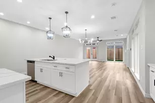 1317 W Bell St, Houston, TX 77019 - Photo 7