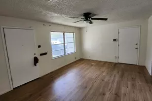 5535 Flamingo Dr, Houston, TX 77033 - Photo 11