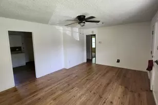 5535 Flamingo Dr, Houston, TX 77033 - Photo 9