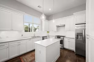1041 W 17th St, Houston, TX 77008 - Photo 17