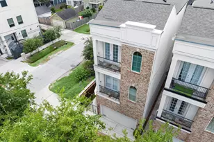 1041 W 17th St, Houston, TX 77008 - Photo 1