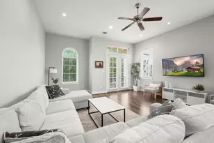 1041 W 17th St, Houston, TX 77008 - Photo 11