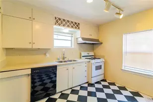 1961 Dryden Rd, Houston, TX 77030 - Photo 9