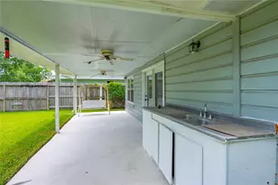 1925 14th Ave N, Texas City, TX 77590 - Photo 17