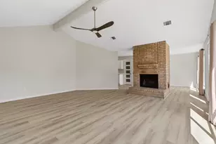 2210 Trail W St, Sugar Land, TX 77478 - Photo 5