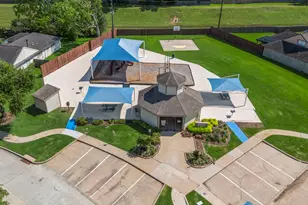 2210 Trail W St, Sugar Land, TX 77478 - Photo 37