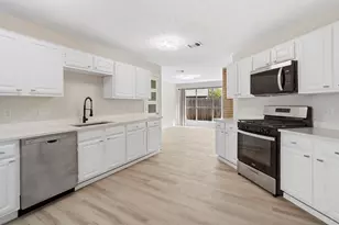 2210 Trail W St, Sugar Land, TX 77478 - Photo 3