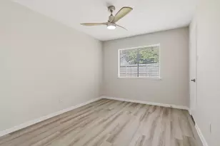 2210 Trail W St, Sugar Land, TX 77478 - Photo 25