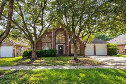 315 Vantage Pointe Circle, League City, TX 77573 - Photo 1
