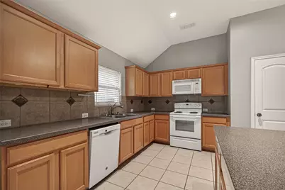 407 Abbey Lane, League City, TX 77573 - Photo 9