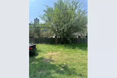 7050 Inwood Park Drive, Houston, TX 77088 - Photo 1