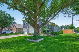 12214 Doe Meadow Dr, Stafford, TX 77477 - Photo 3