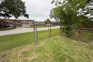 222 E John Alber Rd, Houston, TX 77037 - Photo 19