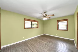 901 Alyse St, Deer Park, TX 77536 - Photo 13