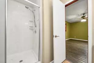 901 Alyse St, Deer Park, TX 77536 - Photo 17