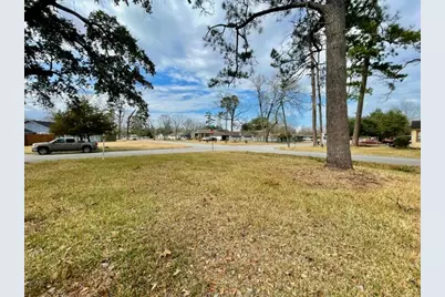 3190 Willowood Drive, Beaumont, TX 77703 - Photo 3