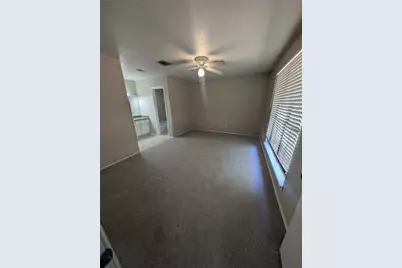 51 E Mistybreeze Circle, The Woodlands, TX 77381 - Photo 15