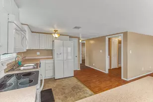 1089 Melody Ln, Crystal Beach, TX 77650 - Photo 25