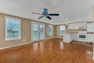 1089 Melody Ln, Crystal Beach, TX 77650 - Photo 17