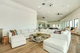 19219 Shores Dr, Galveston, TX 77554 - Photo 9