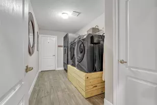 1541 N Blue Bonnet Ln, Angleton, TX 77515 - Photo 25