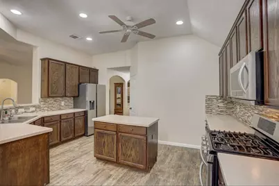 90 N Creekmist Place, The Woodlands, TX 77385 - Photo 15