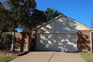 13134 Worthington St, Sugar Land, TX 77478 - Photo 3