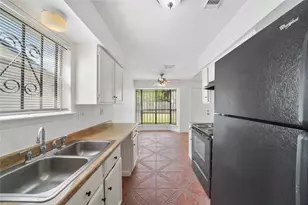 3226 Dragonwick Dr, Houston, TX 77045 - Photo 9