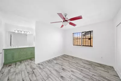 3226 Dragonwick Drive, Houston, TX 77045 - Photo 17