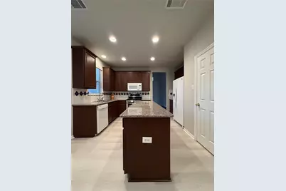 2 Wintergrass Place, The Woodlands, TX 77382 - Photo 7