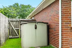 3722 S Peach Hollow Cir, Pearland, TX 77584 - Photo 21