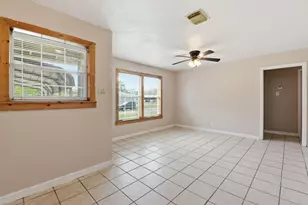 609 Jennings St, Texas City, TX 77590 - Photo 13