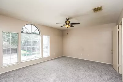 8710 High Mountain Drive, Houston, TX 77088 - Photo 11