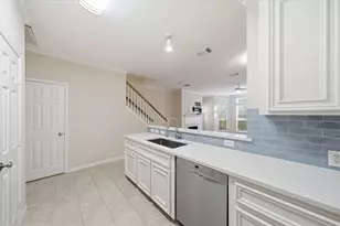 2110 Gillette St, Houston, TX 77006 - Photo 13