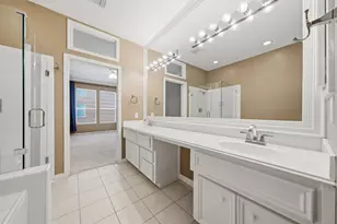 2110 Gillette St, Houston, TX 77006 - Photo 15