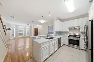 2110 Gillette St, Houston, TX 77006 - Photo 3