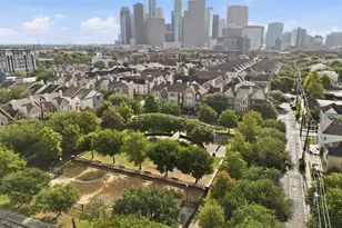 2110 Gillette St, Houston, TX 77006 - Photo 23