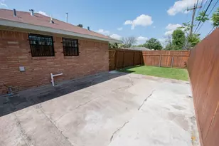 8419 Dover St, Houston, TX 77061 - Photo 11