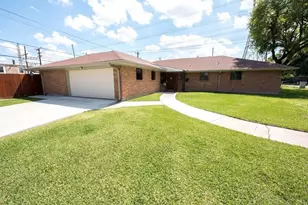 8419 Dover St, Houston, TX 77061 - Photo 3