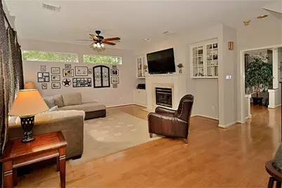 118 Wisteria Walk Circle, The Woodlands, TX 77381 - Photo 7